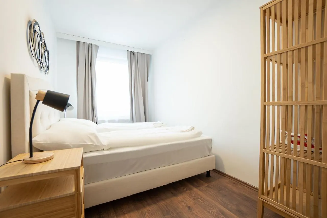 Prater Parkview: Spacious 3-Bedroom Apartment with King Beds Vienna