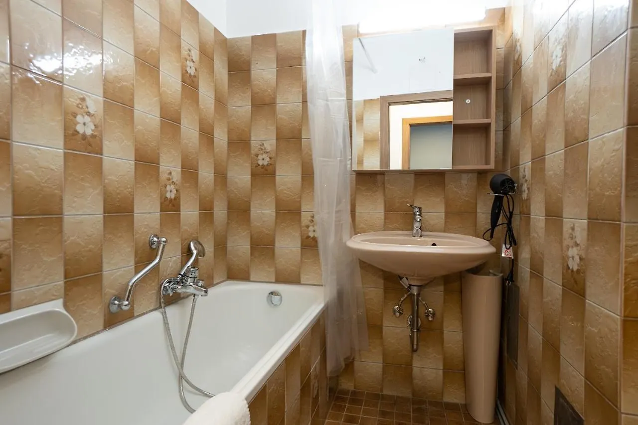 Prater Parkview: Spacious 3-Bedroom Apartment with King Beds Vienna