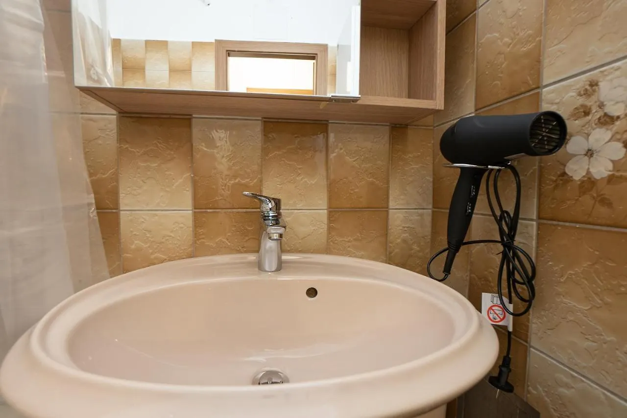 Prater Parkview: Spacious 3-Bedroom Apartment with King Beds Vienna