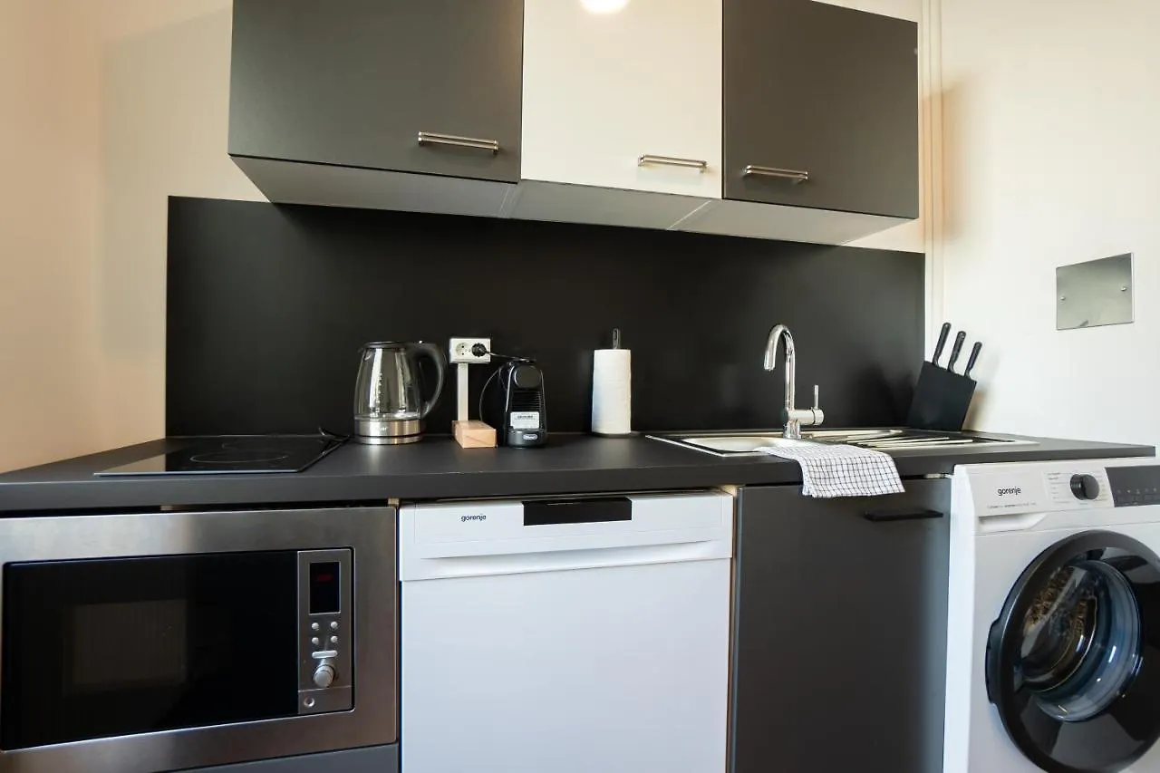 A Spacious 3-Bedroom Apartment With King-Size Beds Is Located Within 5 Minute'S Walk From The Prater Viyana Avusturya